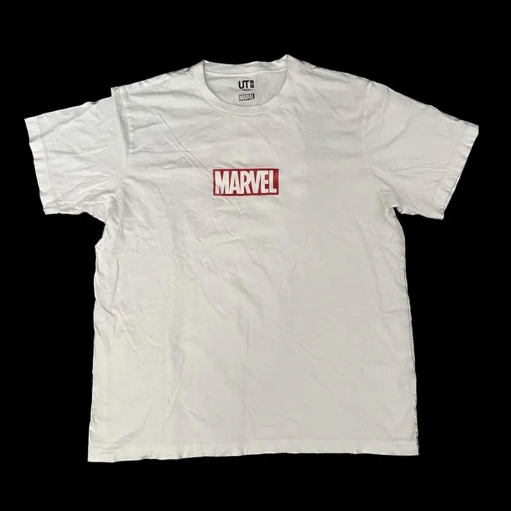 UNIQLO Marvel white top